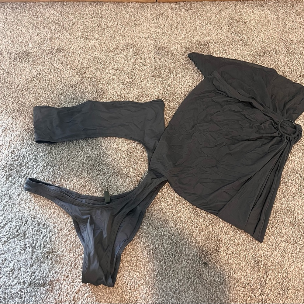 SKIMS swim set